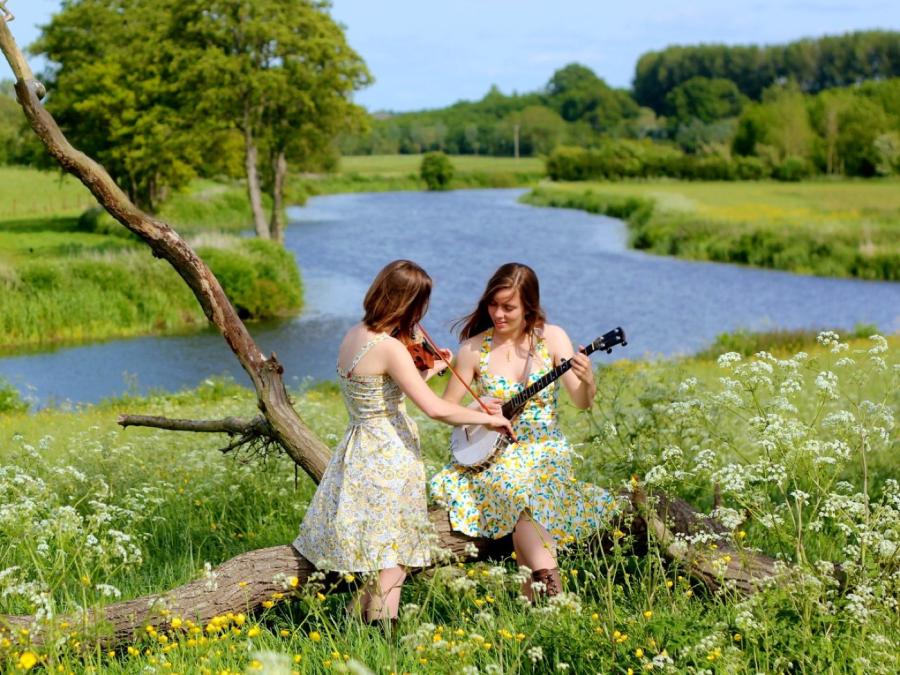 The-Carrivick-Sisters-1280x960