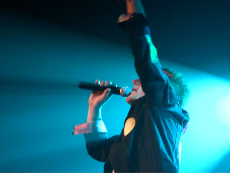 Coldplay It Again promo photo 2 copy (1)
