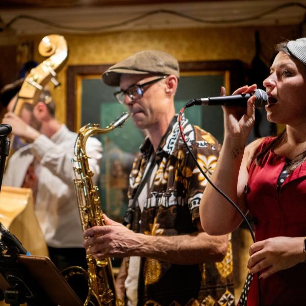 elizaAndThePinstripes43