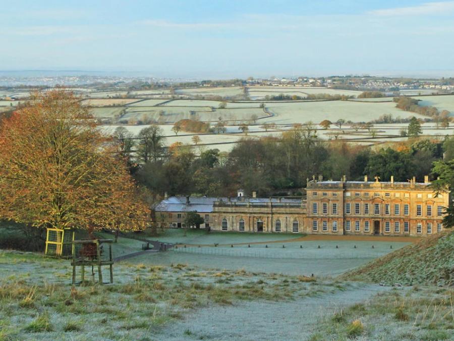 view-of-house-and-parkland-in-winter-dyrham-park-south-gloucestershire-1465100