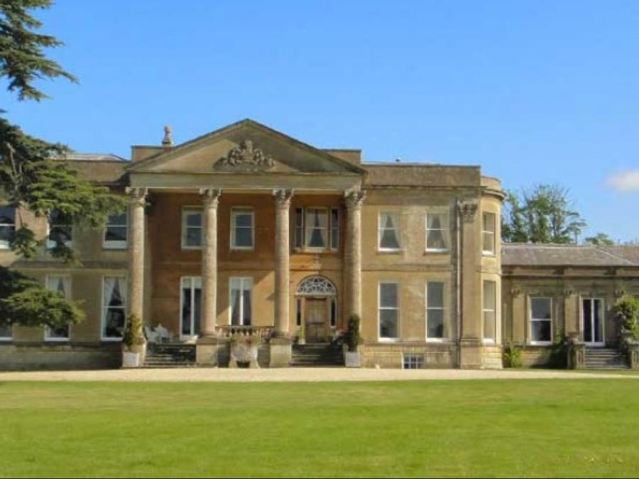 neston-park-house-1040x455