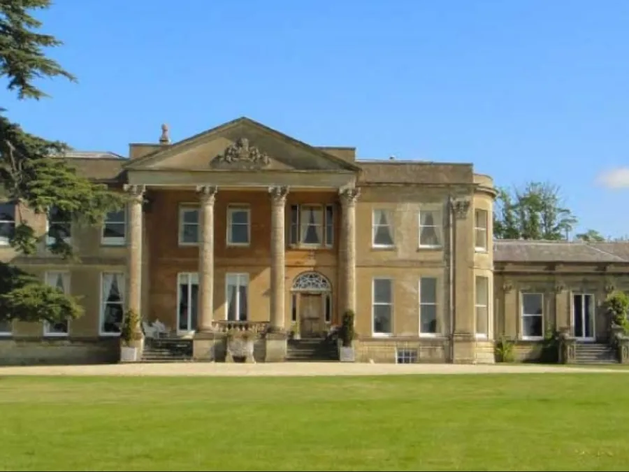 neston-park-house-1040x455