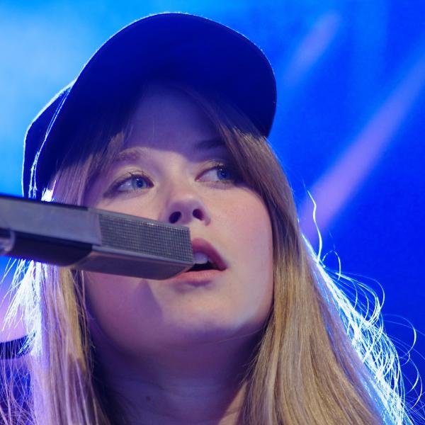 Anna_von_Hausswolff_(Haldern_Pop_2013)_IMGP6407_smial_wp