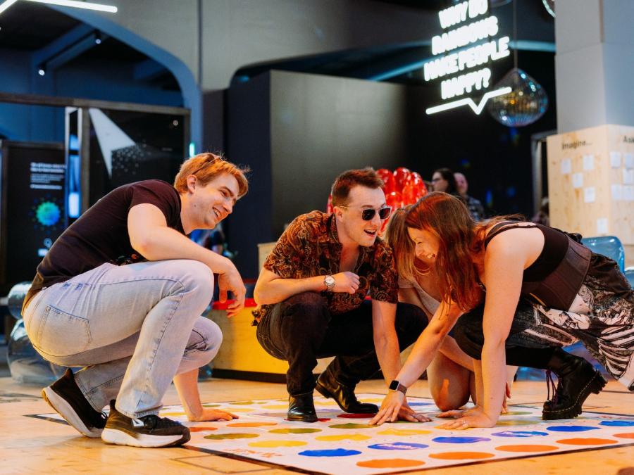 [AlastairBrookes - KoLABStudios]_[WeTheCurious - Y2K Party]_[2025]_[023]_43