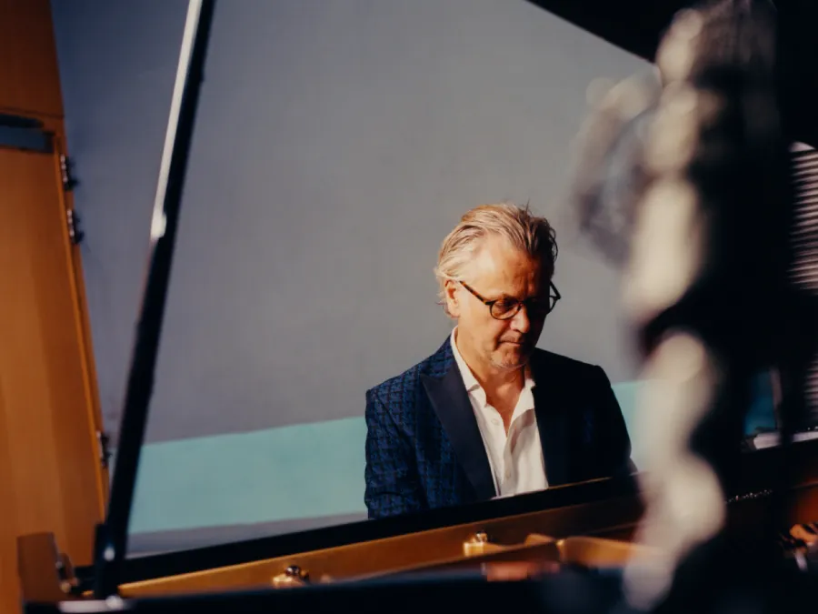 An Evening with Guy Chambers