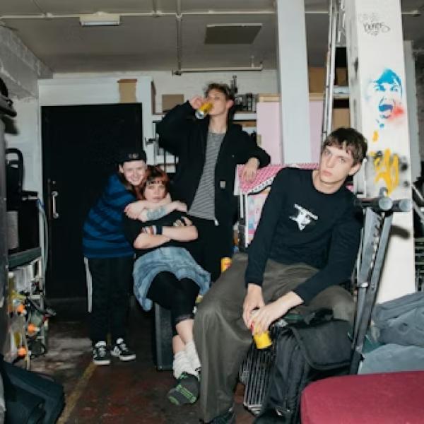 ca6690fd-9c89-4a94-89c0-4fddab041ee2