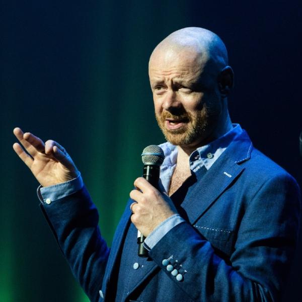 Alistair_Barrie_1920x1080