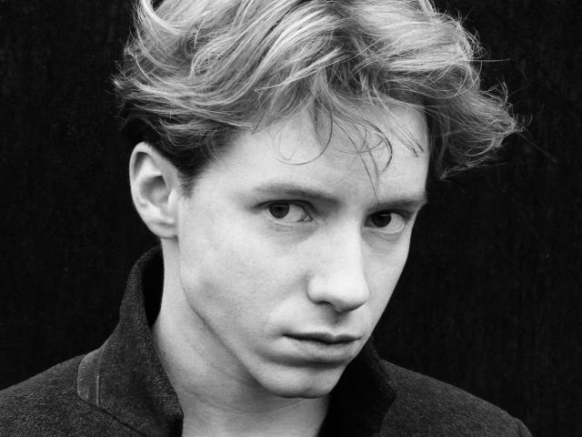 !L1000131closeupgrrausw1x1