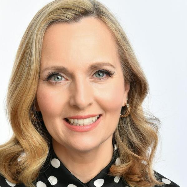 Debra_Stephenson_1920x1080