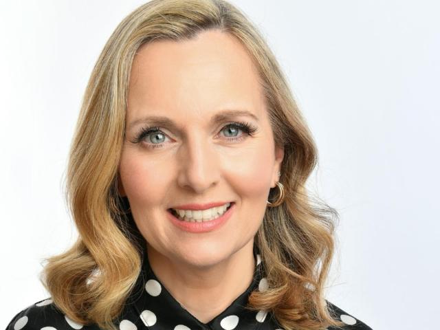 Debra_Stephenson_1920x1080