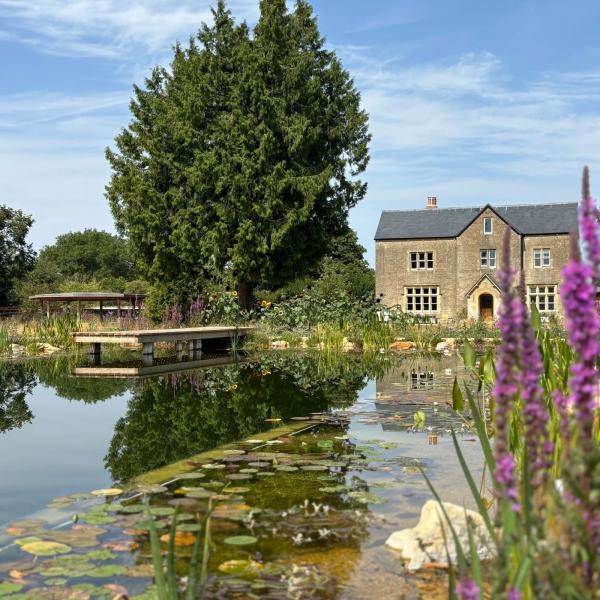 Vallis Pond and House (1)