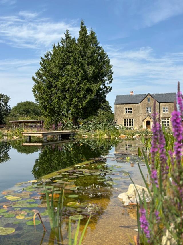Vallis Pond and House (1)