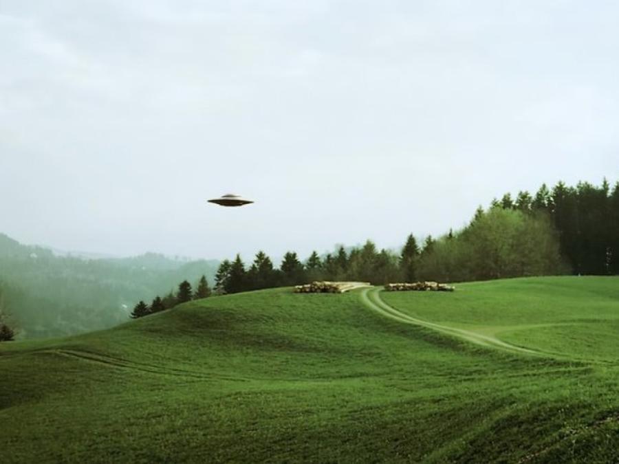 ufo_talk.jpg.800x800_q85